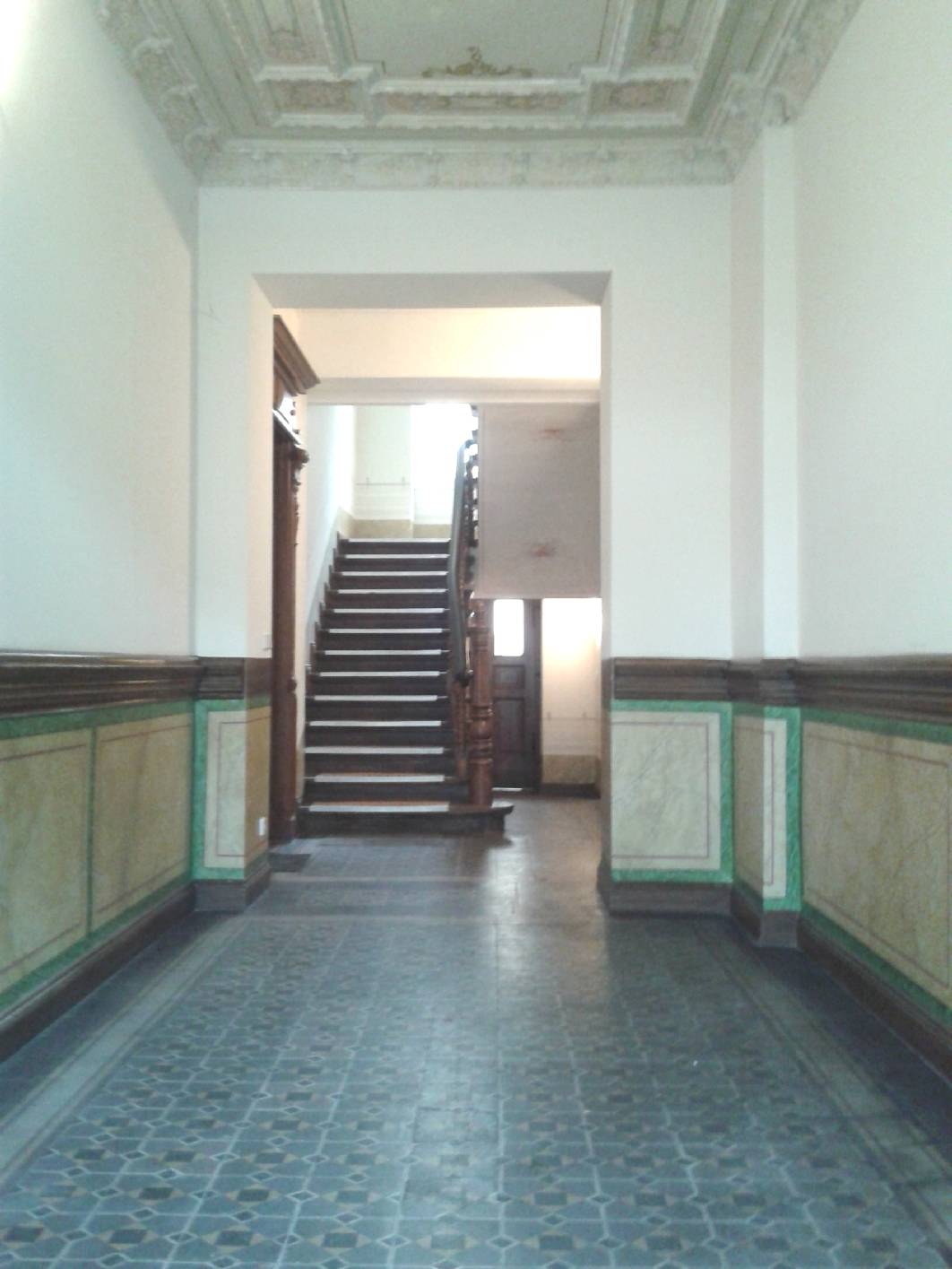 Kalkspachtel, Spachteltechnik, Schablonentechnik, Jugendstil  Treppenhaus, Treppenhaus Berlin, Gründerzeit Treppenhaus Berlin, Malerarbeiten Berlin, Restaurierung Berlin, Schablonen, Lasur, Lasuren, Kreuzberg